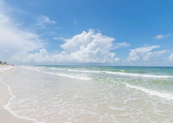 Spanish 52 - Damage Free & Across The Street From White Beaches Of Indian Rocks Beach! Clearwater Beach