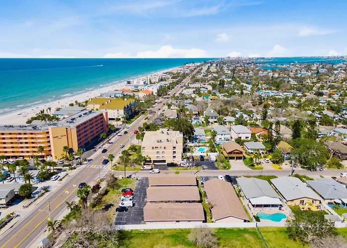 Spanish 52 - Damage Free & Across The Street From White Beaches Of Indian Rocks Beach! Apartment