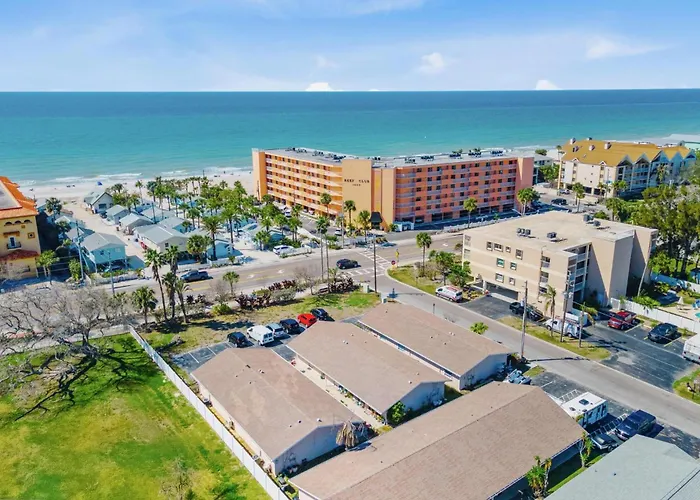 Spanish 52 - Damage Free & Across The Street From White Beaches Of Indian Rocks Beach! Apartment Clearwater Beach